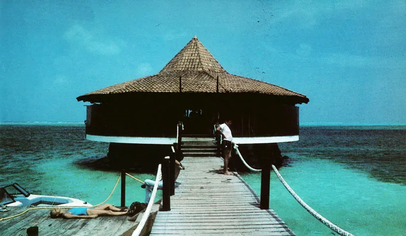 Un hotel flotante. Hernán Díaz