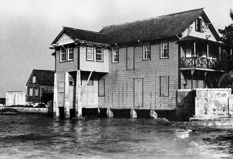 San Andrs. Casa flotante de ventanas opulentas.
 Hernn Daz