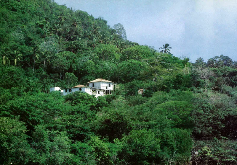 Providencia. Casitas mirando mar.
 Hernn Daz