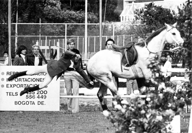 la caída del jinete.
(Carlos Caicedo Z., 1978)