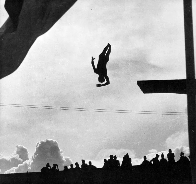 Salto al vacío.
(Carlos Caícedo, 1982).