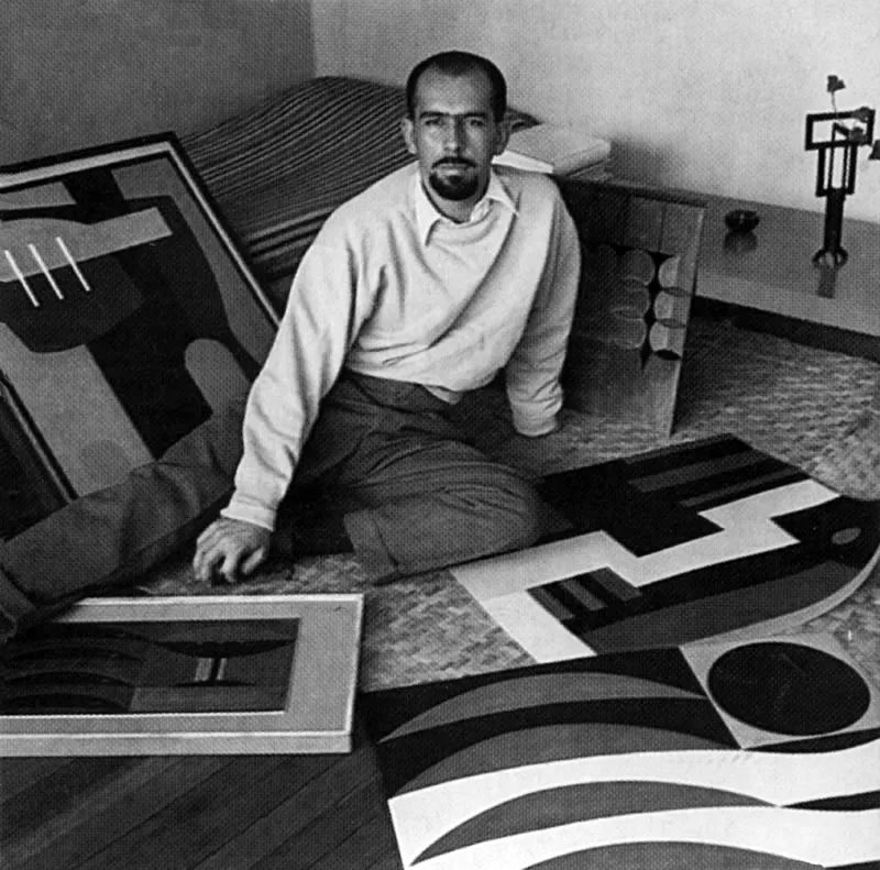 En el estudio de la Perseverancia, 1954 (foto Gómez Sicre).