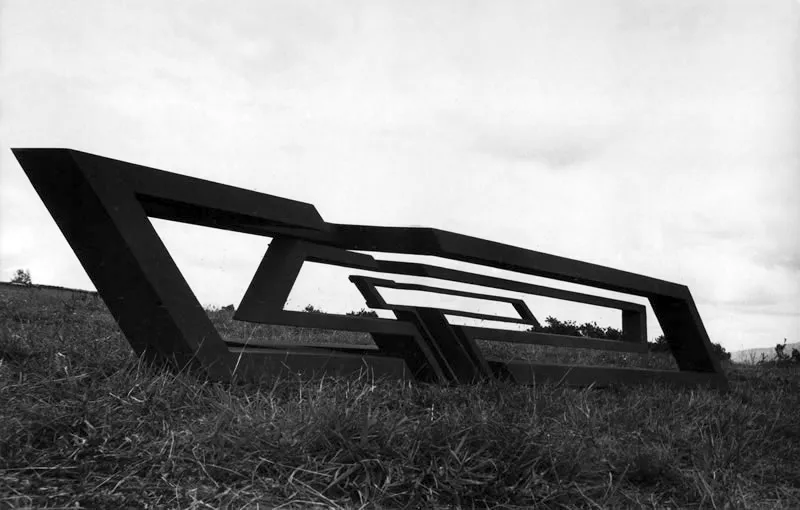 Construccin horizontal como el mar.
Metal pintado, 1976.
Casa de las Cajas Reales - Pamplona
Segunda versin, Coleccin Hctor Casas -Ccuta.
 Ricardo Gamboa