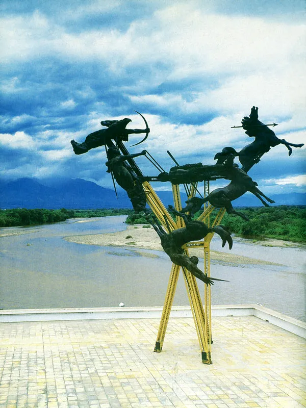 Monumento a la Gaitana, del escultor Arenas Betancourt, frente al ro Magdalena en Neiva, Huila. 