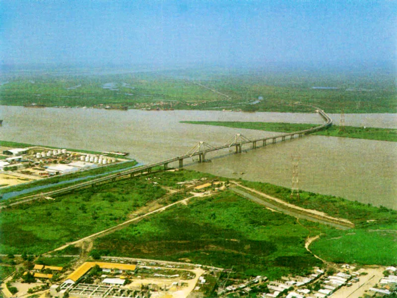 El puente Pumarejo, sobre el ro Magdalena, en Barranquilla. 