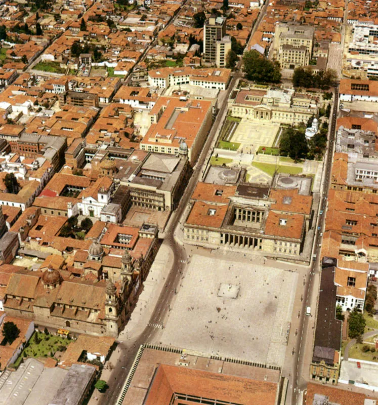 El Centro del poder en Colombia, con la Catedral, el Capitolio Nacional y la Casa de Nario.  