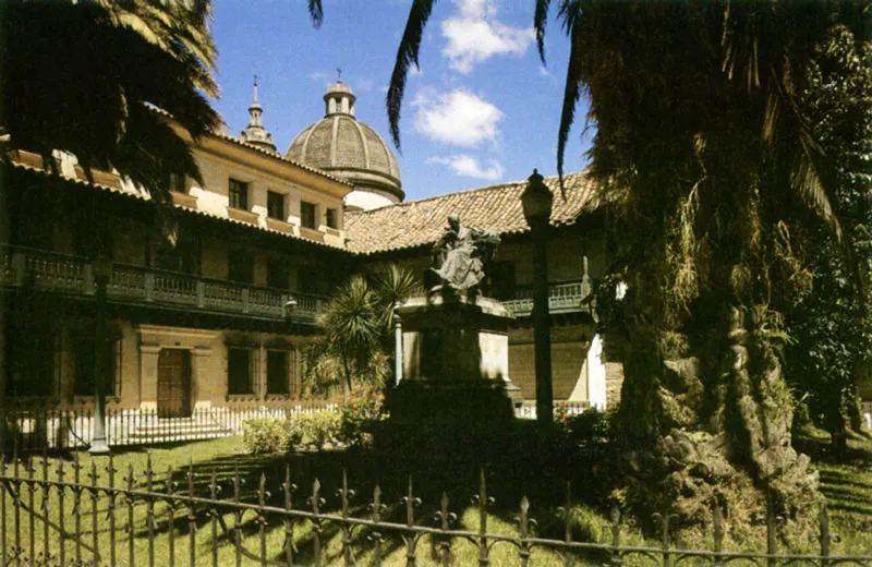 Plazuela Rufino José Cuervo.
