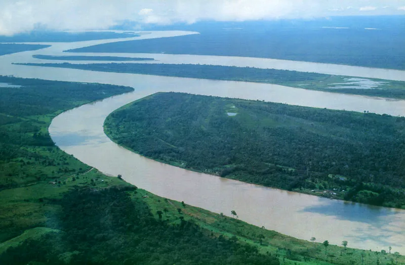 Río Guaviare, entre los Llanos y la selva.