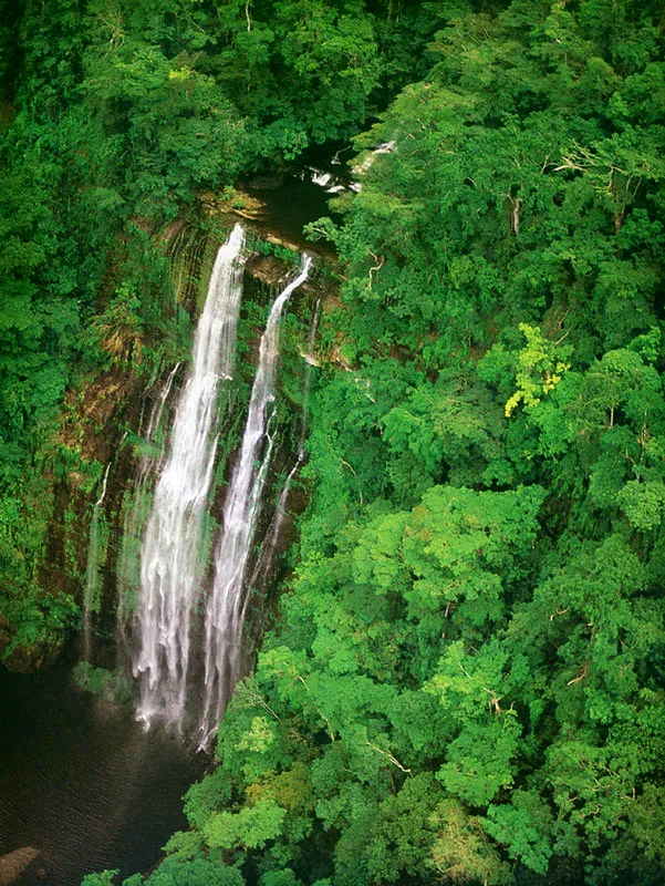 Cascada de Tilupo, Parque Nacional de Katios, fronteras colombopanamea. 