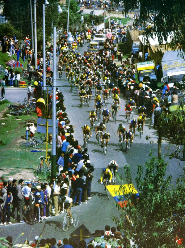 El ciclismo constituye una pasin nacional, y es el deporte que ms le ha dado a Colombia prestigio en el exterior.  