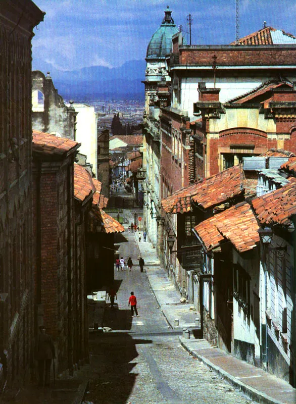 Calle 9, barrio de La Candelaria. Jorge Mario Mnera