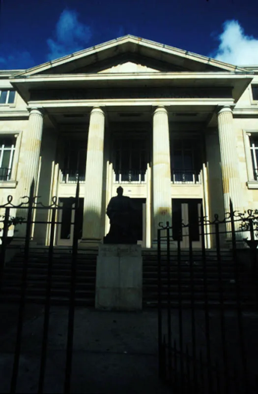 Academia de la lengua, estatua de Miguel Antonio Caro. Diego Samper