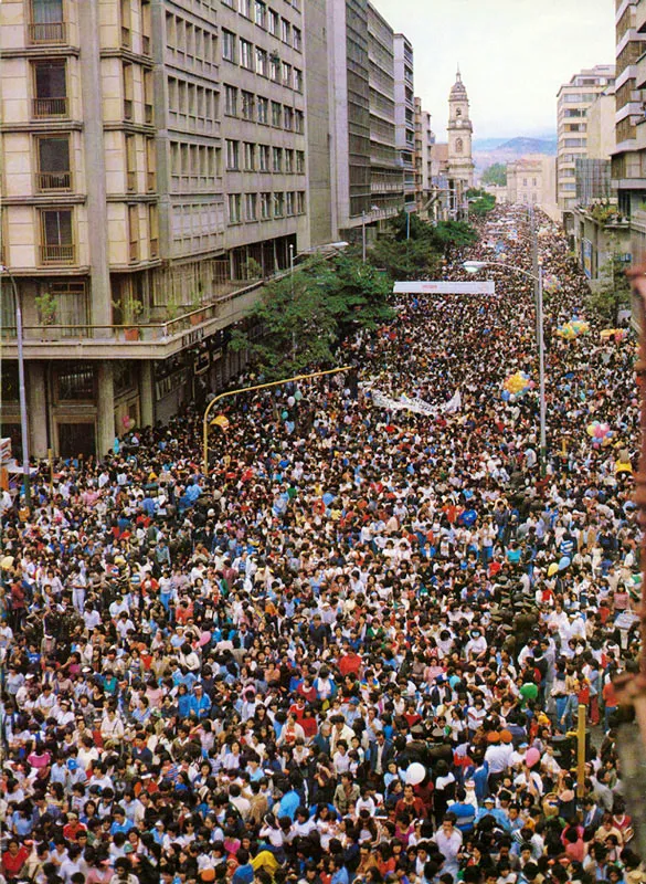 Celebracin en la carrera 7. Guillermo Florez