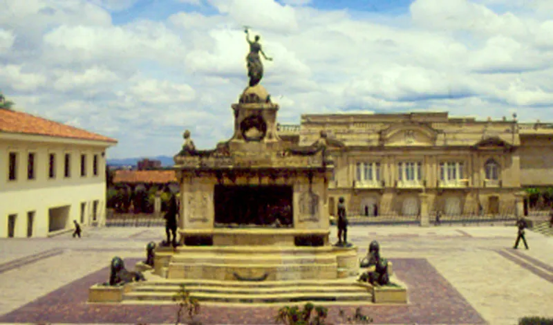 Monumento de Ayacucho, Casa de Nario. Diego Samper