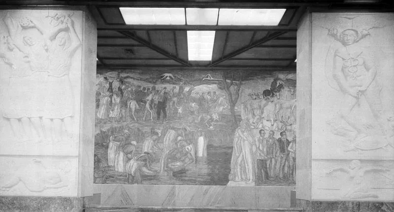 Mural y esculturas. Cmara de comercio de Medelln.  