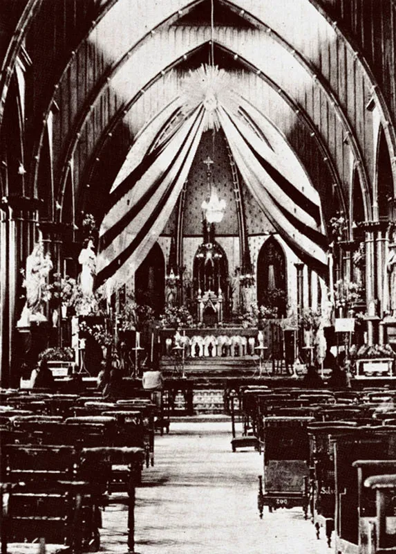 Altar de la Parroquia de La Inmaculada.  Ao aproximado 1950. 