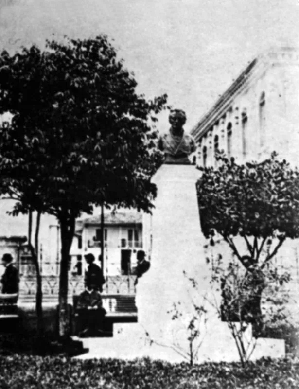Plaza de Bolívar en 1943. Costado oriental.