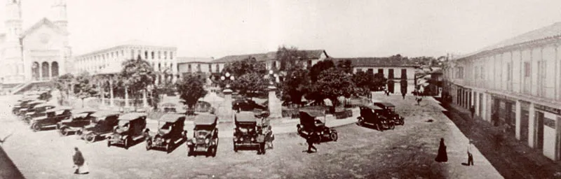 Panormica de la Plaza de Bolvar hacia 1924. 