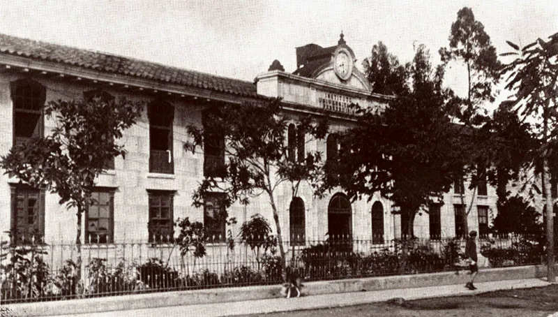 Instituto Universitario de Manizales, 1914. 