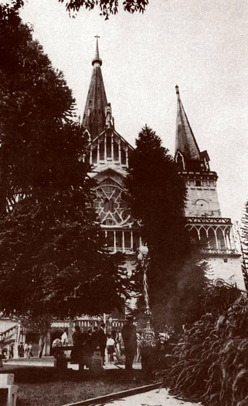 Plaza de Bolvar y la Catedral hacia 1950. 