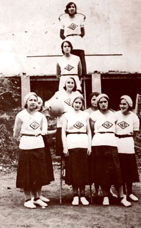 Equipo de basquetbol "Las Nereidas" en 1936. 