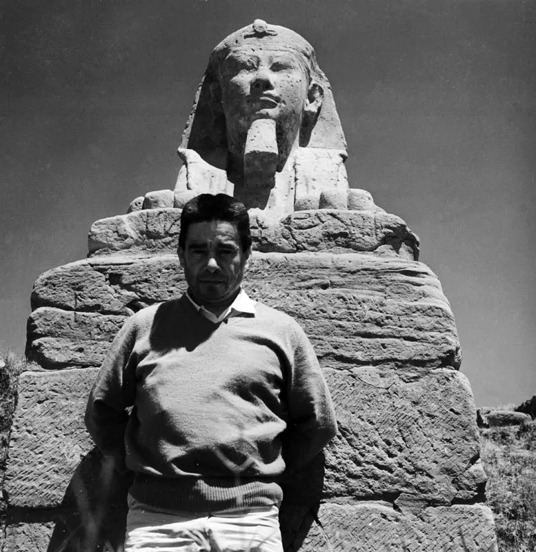 En Egipto frente a la Esfinge.