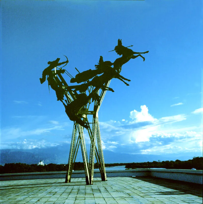 LA GAITANA.  Acero y bronce. 1972 - 1974. 