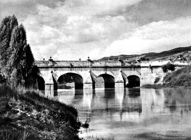 Un rincn tpicamente sabanero es el Puente del Comn, herencia colonial que cruza el ro Bogot. 