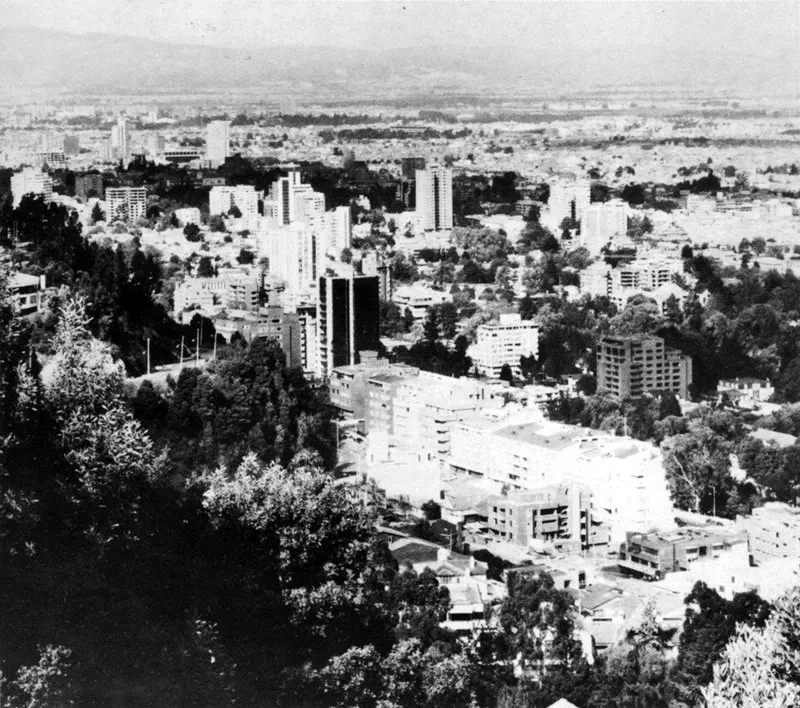 Panormica de Bogot que permite observar la gran extensin abarcada por la ciudad moderna. 