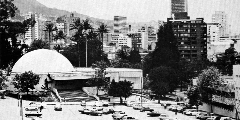 Planetario distrital ubicado en la carrera 7a, con calle 26.  