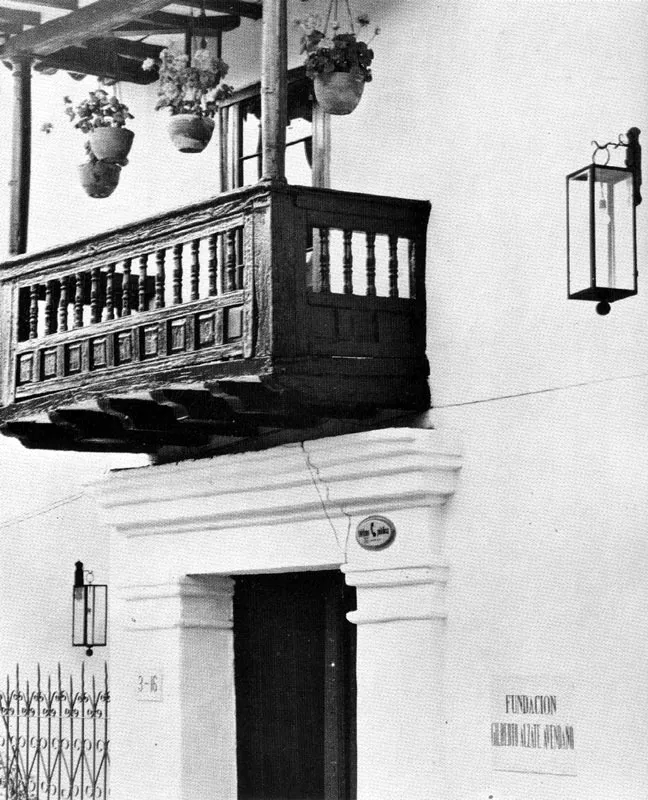 Fachada principal de la Fundacin Gilberto Alzate Avendao.  