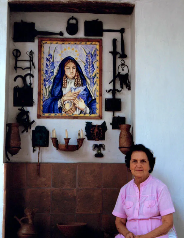 DEBORA ARANGO
en su casa de Envigado
1986. 