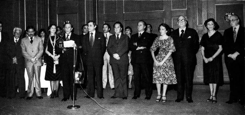 1977, el SENA reconoce veinte aos de continuo apoyo brindado por los gremios. 