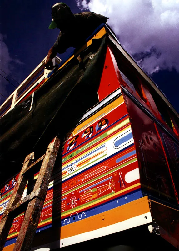 Preparacin y pintura de Chiva o Bus de Escalera en Medelln, Antioquia Jeremy Horner