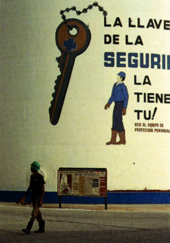 Los antiguos tratados de alquimia afirman que la paciencia es la escalera que conduce hasta las puertas de la sabiduría y que la humildad es la llave que las abre. El ciudadano de hoy, seguramente, está más preocupado por las llaves de su seguridad cotidiana. Jeremy Horner