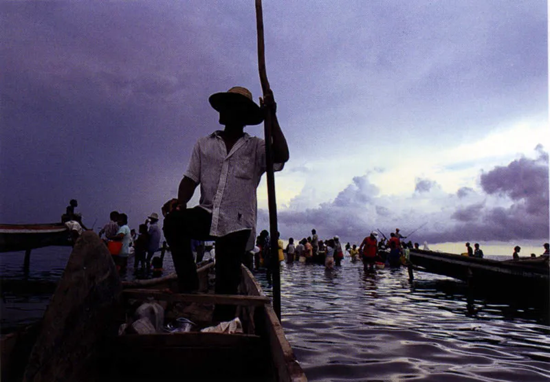Mercado flotante en la Ciénaga Grande, Magdalena Jeremy Horner