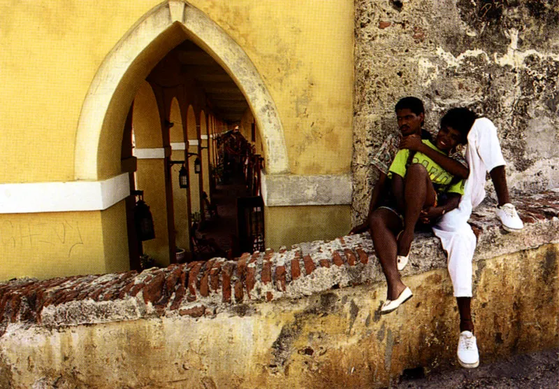 Descanso en la muralla delante de las Bóvedas en Cartagena, Bolívar Jeremy Horner