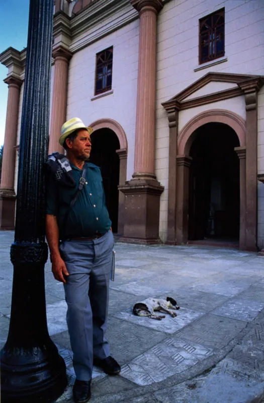 “Frente al atrio” en El Retiro, Antioquia Jeremy Horner