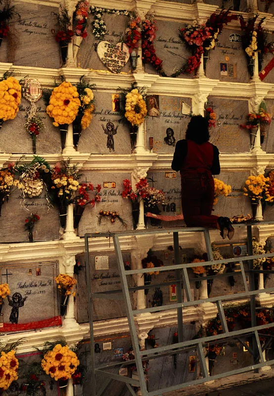 Cementerio en Medelln, Antioquia Jeremy Horner