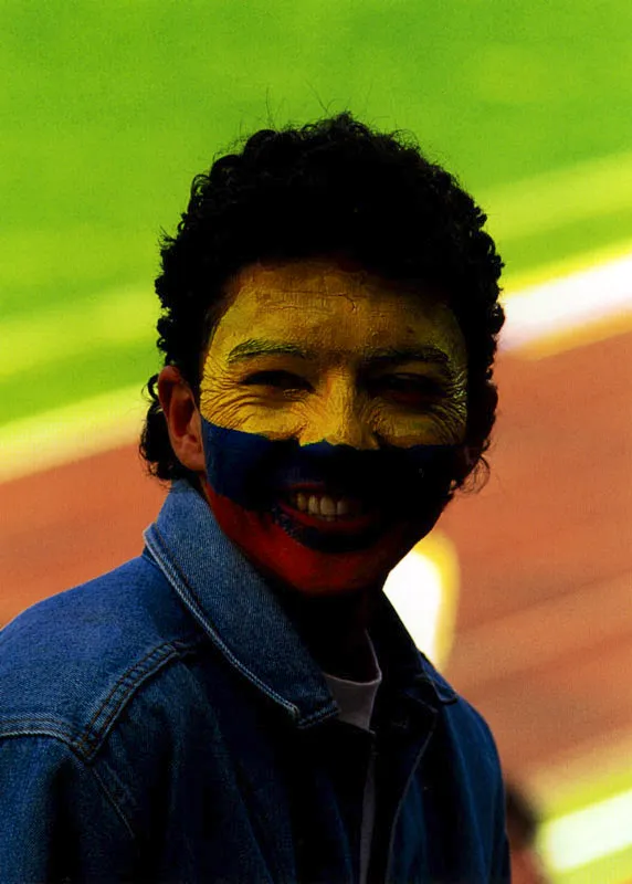 Fantico de la Seleccin Colombiana de ftbol en el estadio El Campn, Bogot Jeremy Horner