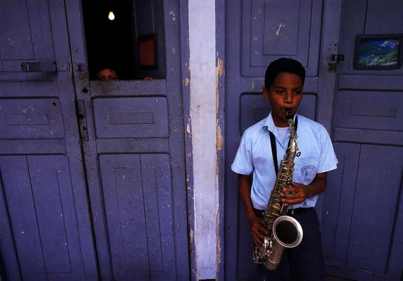 Aprendiz de saxofón del Conservatorio de Ibagué, Tolima Jeremy Horner