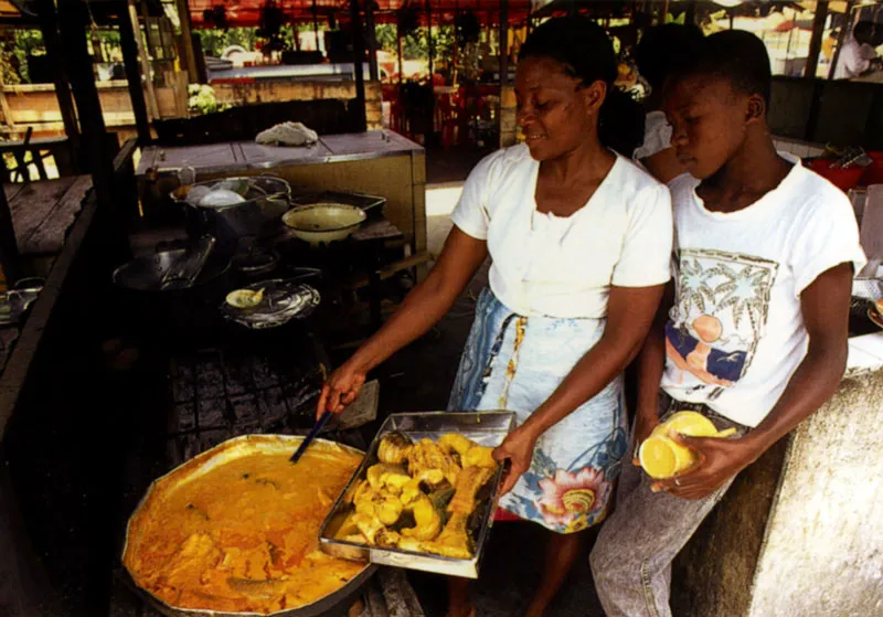 Preparando pescado, Cali, Valle del Cauca Jeremy Horner