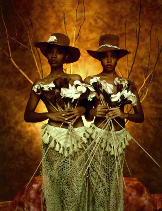 Sombreros de cabecinegro, estirado y cosido en varias capas con puntadas en espiral. Los adornos son trabajados en corteza de damagua, que se golpea en estado hmedo por varias horas. Guapi, Cauca.

Chinchorro en cumare entorchado, Vaups.  Nacho Marn