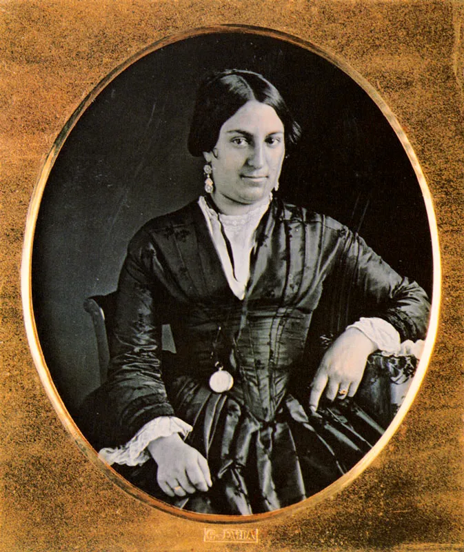 LUIS GARCÍA HEVIA. Filomena Uricoechea de Castro. Bogotá. 1850C. Daguerrotipo. 8.2 X 6.9 cm. Propiead Guillermo Hernández de Alba, Bogotá.