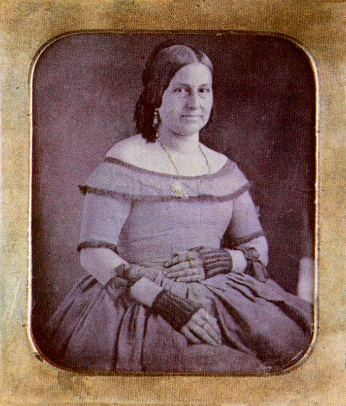 ANONIMO. Retrato femenino. 1850c. Daguerrotipo. 8.3 x 7.0 cm. Propiedad particular, Bogotá