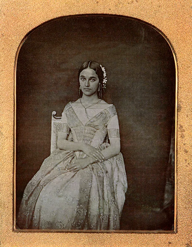 ANONIMO. Simona Arango de Botero. 1860c. Daguerrotipo.
14.0 X 10.2 cm.
Propiedad Félix Tisnés, Bogotá.