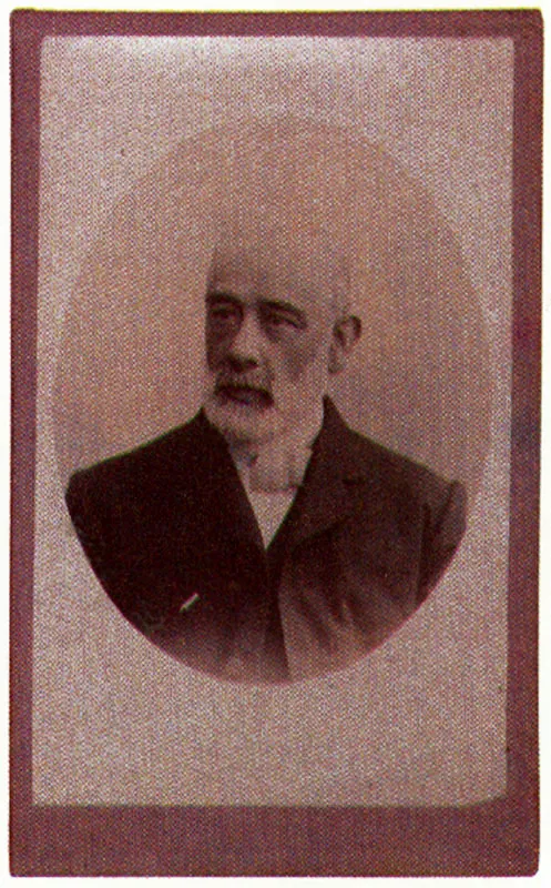 ANONIMO. Santiago Pérez. 1880c. Copia en gelatina. 9.2 x 5.6 cm. Colección Biblioteca Luis Angel Arango, Bogotá.