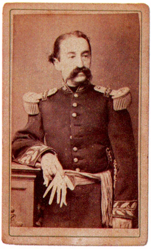 ANONIMO. Mario Padilla. 1870c. Copia en albúmina. 9.2 x 5.5 cm. Propiedad F. Gil Tocar, Bogotá.