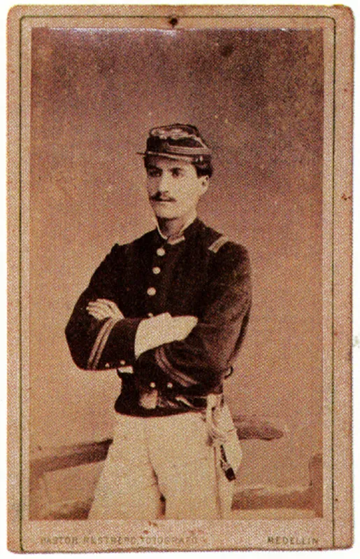 PASTOR RESTREPO. Severo Cruz. 1877. Medellín. Copia en albúmina. 9.1 X 5.3 cm. Propiedad F. Gil Tovar, Bogotá.