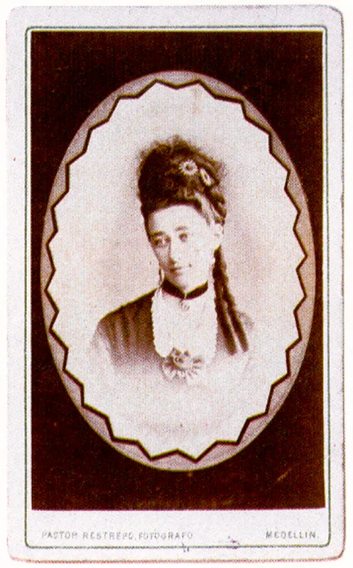 PASTOR RESTREPO. Ana María Zea de Ferro. 1875c. Medellín. Copia en albúmina. 9.0 x 5.5 cm. Colección Academia Colombiana de Historia, Bogotá.
